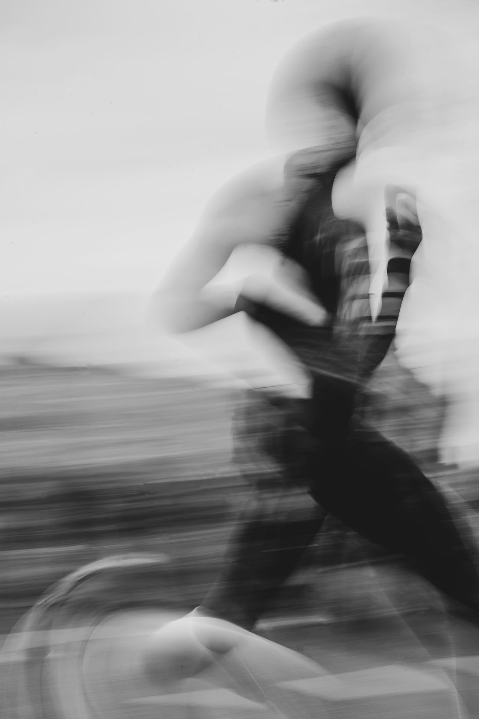Coureur flouté par le mouvement, appui lourd